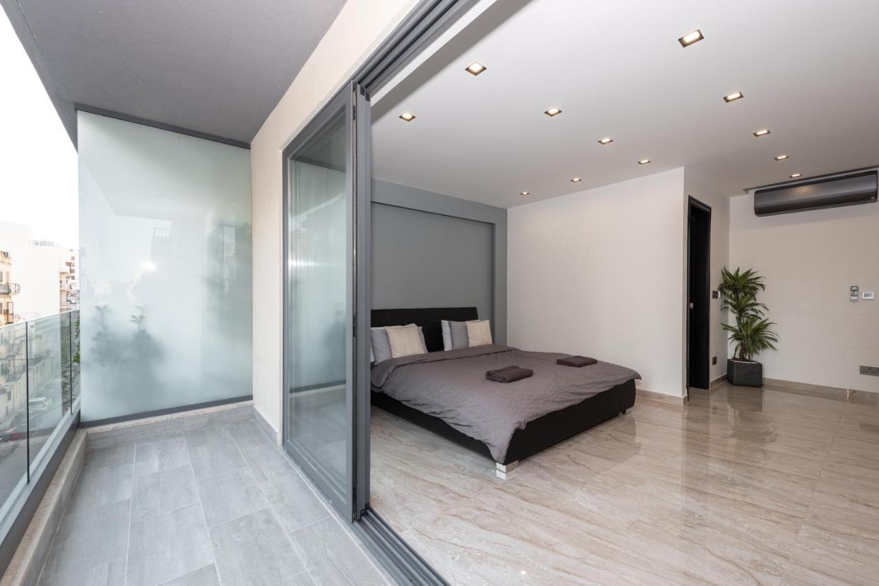 Luxury 2 Bed Apartment In The Heart Of St Julians Saint Julian's Bagian luar foto