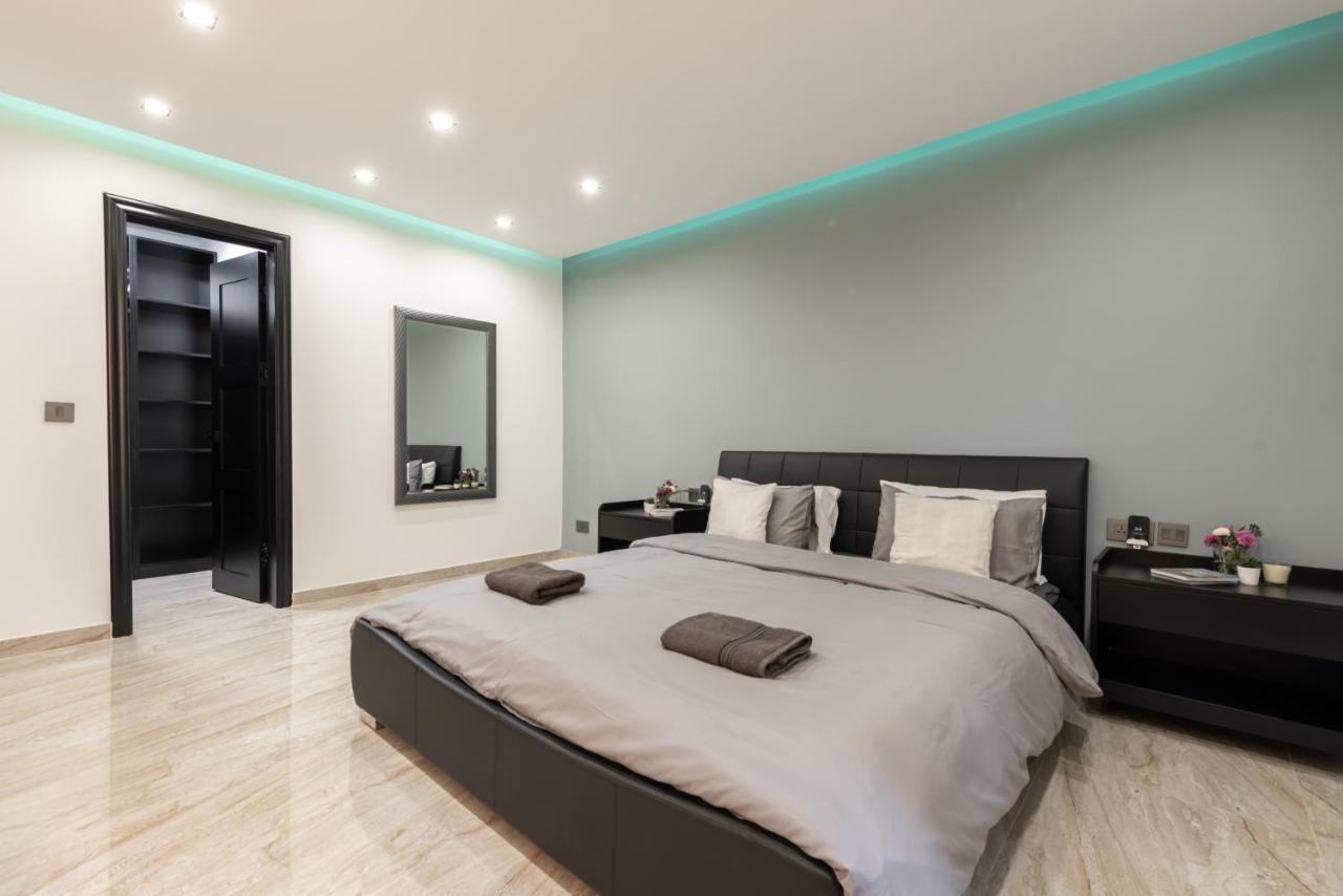 Luxury 2 Bed Apartment In The Heart Of St Julians Saint Julian's Bagian luar foto